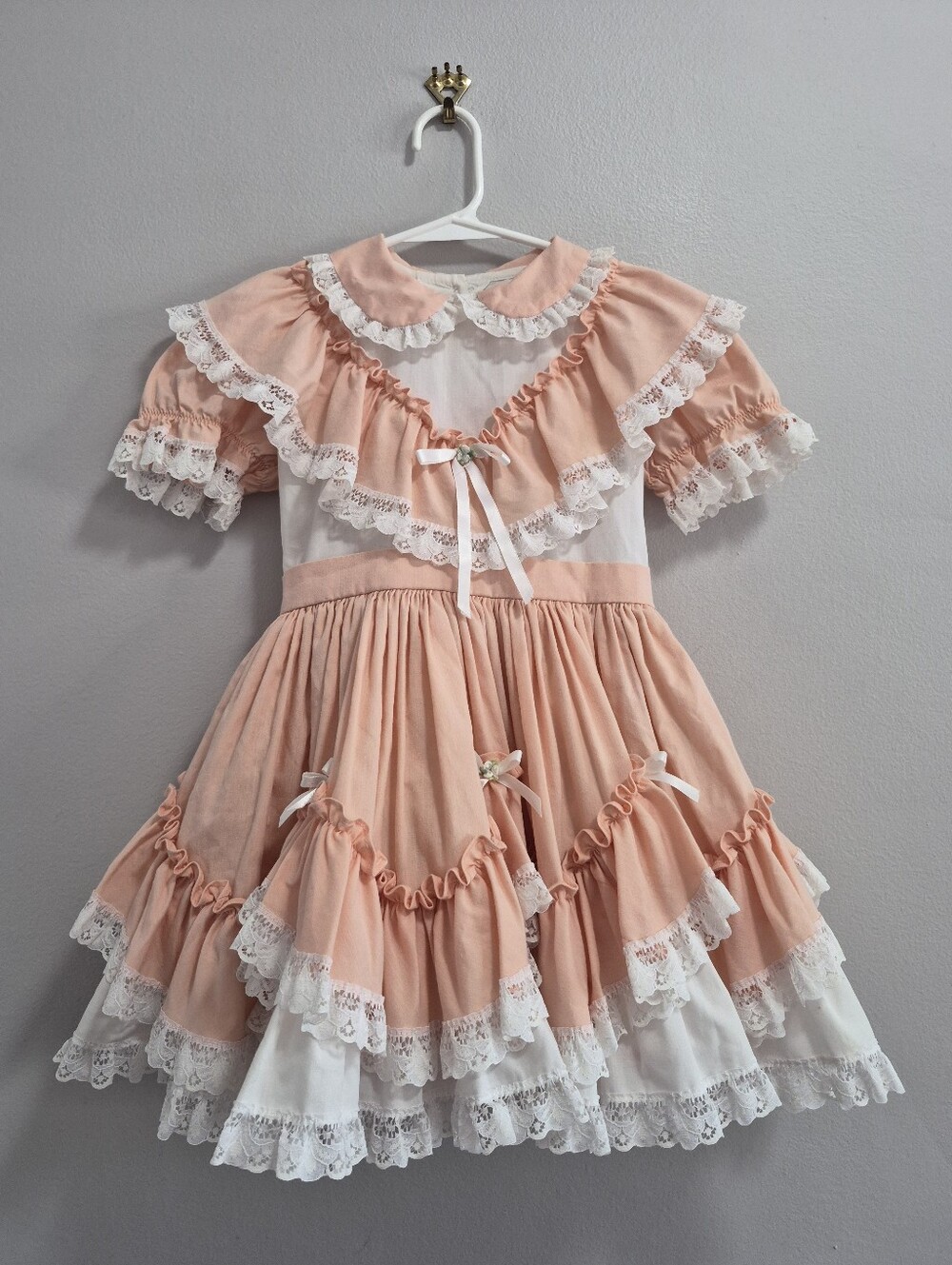 Emma's Rainbow of California Vintage Ruffle Bow Lace Peach Frilly Dress Size 4